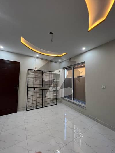 پارک ویو سٹی لاہور میں 4 کمروں کا 5 مرلہ مکان 85.0 ہزار میں کرایہ پر دستیاب ہے۔