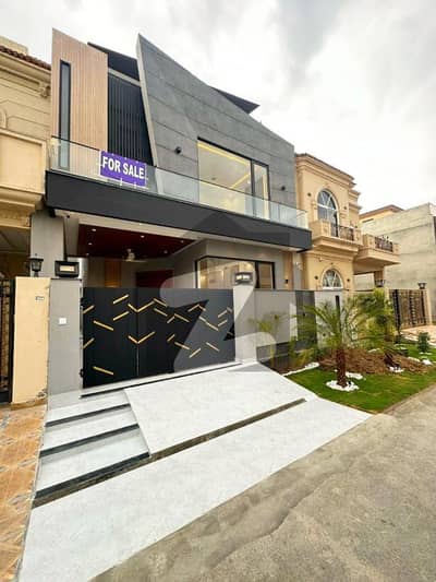 EXCLUSIVE LISTING! 8 MARLA HOUSE FOR SALE IN DHA PHASE 9 TOWN