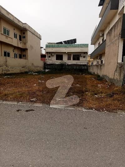 سی بی آر ٹاؤن فیز 1 - بلاک بی سی بی آر ٹاؤن فیز 1,سی بی آر ٹاؤن,اسلام آباد میں 16 مرلہ رہائشی پلاٹ 2.82 کروڑ میں برائے فروخت۔