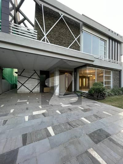 ڈی ایچ اے فیز 6 - بلاک ڈی فیز 6,ڈیفنس (ڈی ایچ اے),لاہور میں 5 کمروں کا 1 کنال مکان 3.7 لاکھ میں کرایہ پر دستیاب ہے۔