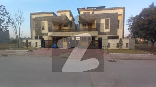 10 MARLA TRIPLE STOREY HOUSE WITH BASMENT BACK OPEN FOR SALE