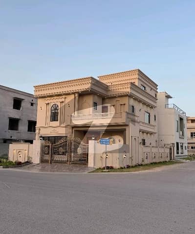 سٹی ہاؤسنگ سوسائٹی گوجرانوالہ میں 5 کمروں کا 11 مرلہ مکان 5.85 کروڑ میں برائے فروخت۔