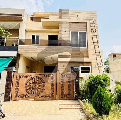 Prime Location 5 Marla Spacious House Is Available In Citi Housing Society For sale