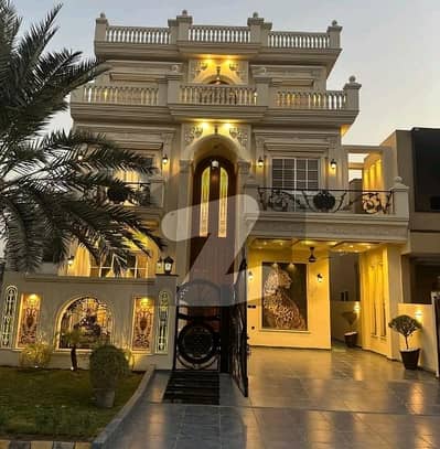 سٹی ہاؤسنگ سوسائٹی گوجرانوالہ میں 5 کمروں کا 10 مرلہ مکان 5.25 کروڑ میں برائے فروخت۔