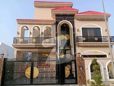 سٹی ہاؤسنگ سوسائٹی گوجرانوالہ میں 5 کمروں کا 10 مرلہ مکان 4.25 کروڑ میں برائے فروخت۔