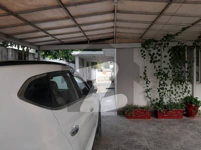 ایف ۔ 10 اسلام آباد میں 7 کمروں کا 1 کنال مکان 26.5 کروڑ میں برائے فروخت۔