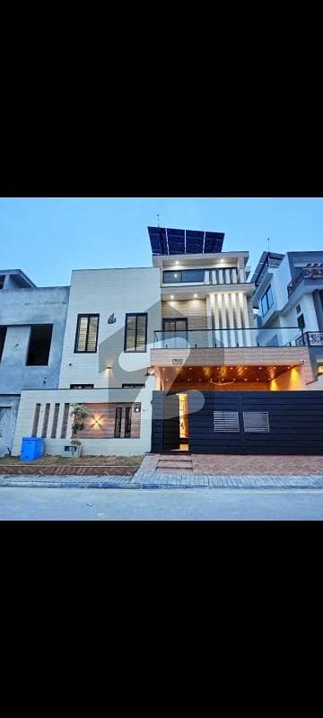 کوہستان انکلیو واہ کینٹ,واہ میں 7 کمروں کا 10 مرلہ مکان 4.95 کروڑ میں برائے فروخت۔