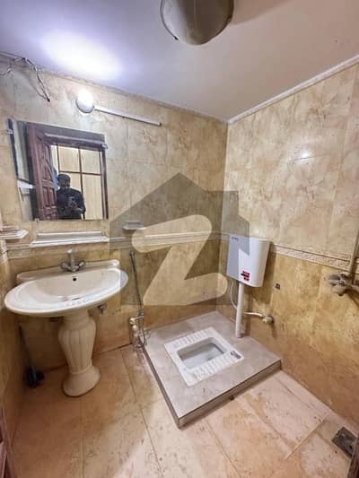 10 Marla Ground Portion For Rent ( Near Hafiz Sweets )