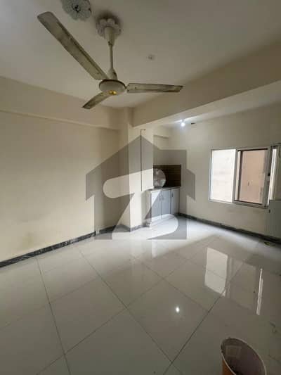 1bedroom studio appartment availabile for rent in e11 2