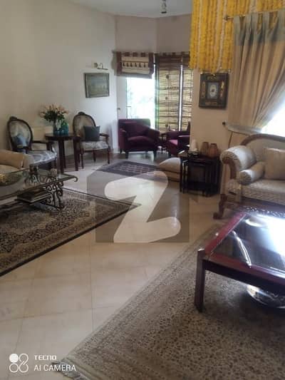 ایف ۔ 10 اسلام آباد میں 7 کمروں کا 1 کنال مکان 25.5 کروڑ میں برائے فروخت۔