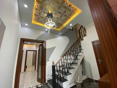 A Spacious Prime Location 10 Marla House In Citi Housing Society