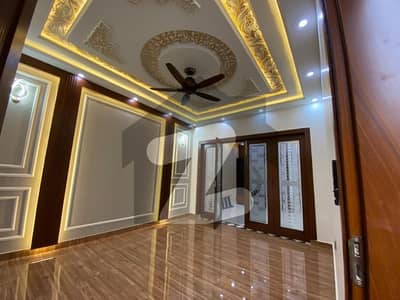 سٹی ہاؤسنگ سوسائٹی گوجرانوالہ میں 5 کمروں کا 10 مرلہ مکان 1.2 لاکھ میں کرایہ پر دستیاب ہے۔