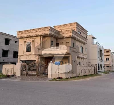 سٹی ہاؤسنگ سوسائٹی گوجرانوالہ میں 5 کمروں کا 11 مرلہ مکان 5.9 کروڑ میں برائے فروخت۔