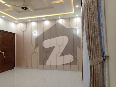 Good Location 10 Marla House For sale In Master City Housing Scheme