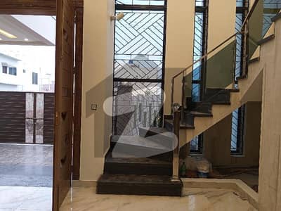 Good Location 10 Marla House In Only Rs. 40500000