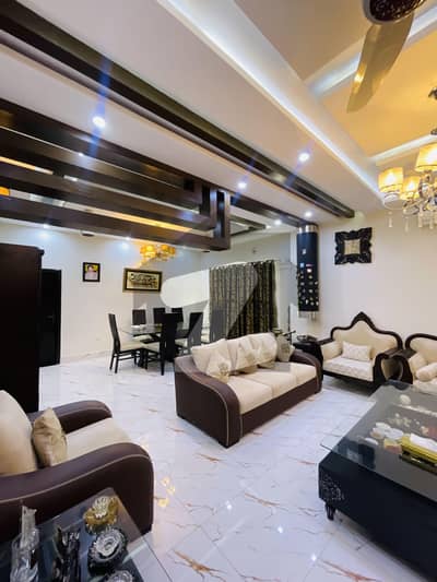 ڈی ایچ اے فیز 1 - بلاک جے فیز 1,ڈیفنس (ڈی ایچ اے),لاہور میں 5 کمروں کا 1 کنال مکان 7.25 کروڑ میں برائے فروخت۔