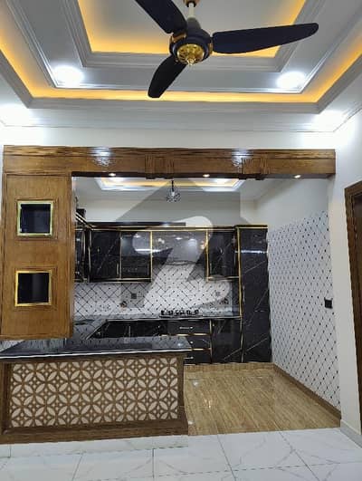 جناح گارڈنز ایف ای سی ایچ ایس,اسلام آباد میں 4 کمروں کا 8 مرلہ مکان 3.5 کروڑ میں برائے فروخت۔