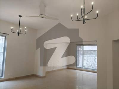 1 Kanal Proper Double Unit ( 2 Gates ) House For Rent In DHA Phase 3