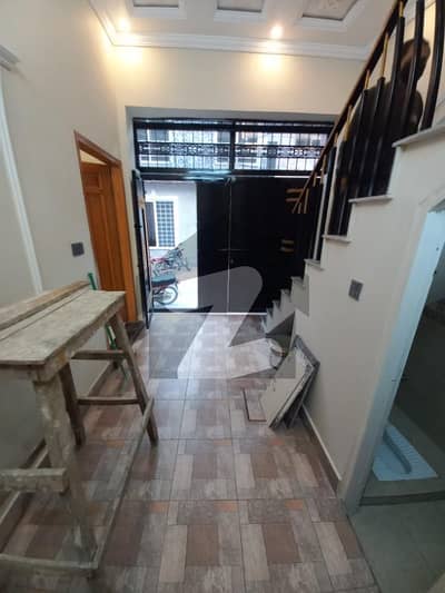 علامہ اقبال ٹاؤن لاہور میں 3 مرلہ مکان 2.35 کروڑ میں برائے فروخت۔