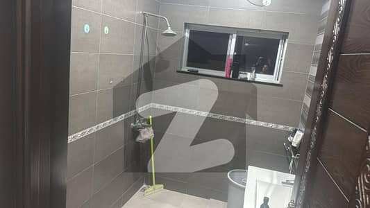 ماڈل ٹاؤن ۔ بلاک ایم ماڈل ٹاؤن,لاہور میں 5 کمروں کا 1 کنال مکان 3.75 لاکھ میں کرایہ پر دستیاب ہے۔