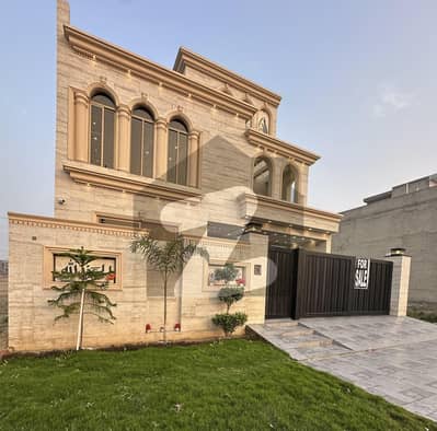 سینٹرل پارک ہاؤسنگ سکیم لاہور میں 5 کمروں کا 10 مرلہ مکان 3.5 کروڑ میں برائے فروخت۔