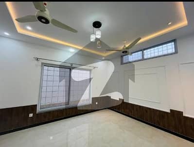 Bahria Enclave 10 Marla full house available for rent on prime location and reasonable price