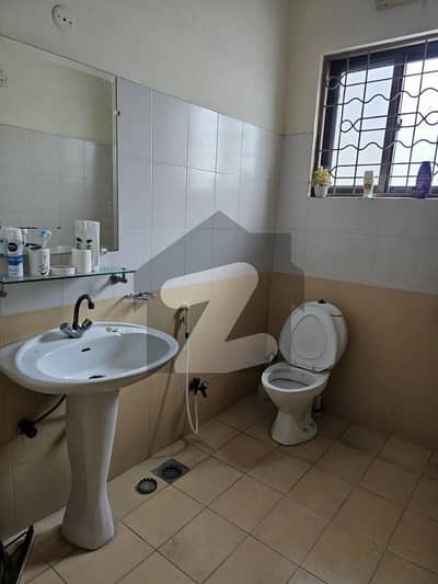 1 Kanal FULL HOUSE For Rent On Ideal Location