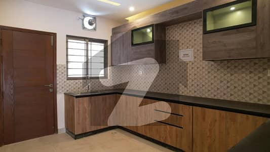 عسکری 6 ملیر کنٹونمنٹ,کینٹ,کراچی میں 4 کمروں کا 15 مرلہ فلیٹ 3.8 کروڑ میں برائے فروخت۔