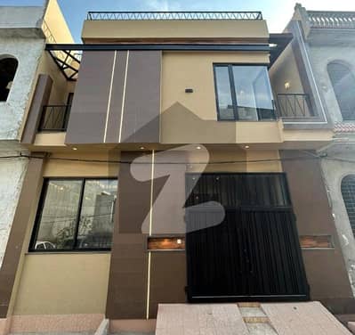 خدا بخش کالونی کینٹ,لاہور میں 3 کمروں کا 3 مرلہ مکان 1.5 کروڑ میں برائے فروخت۔