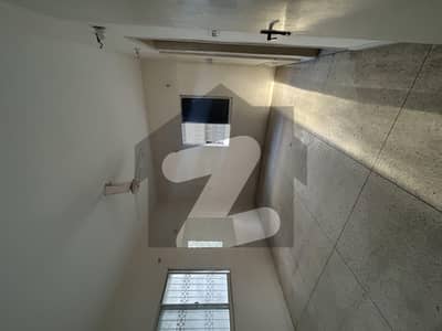 240 yards 1st flor rent