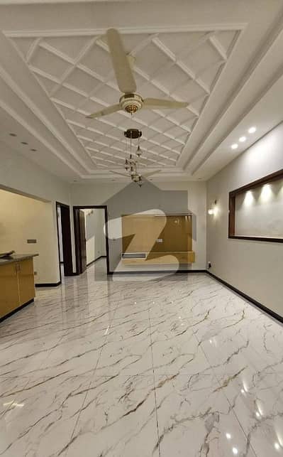 پی ایچ اے ایف آفیسرز ریزڈینسیا کوری روڈ,اسلام آباد میں 3 کمروں کا 8 مرلہ بالائی پورشن 75.0 ہزار میں کرایہ پر دستیاب ہے۔