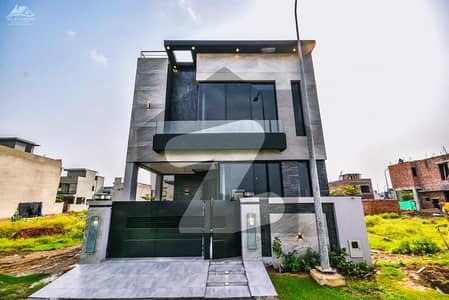 ڈی ایچ اے 9 ٹاؤن ڈیفنس (ڈی ایچ اے),لاہور میں 3 کمروں کا 5 مرلہ مکان 99.0 ہزار میں کرایہ پر دستیاب ہے۔