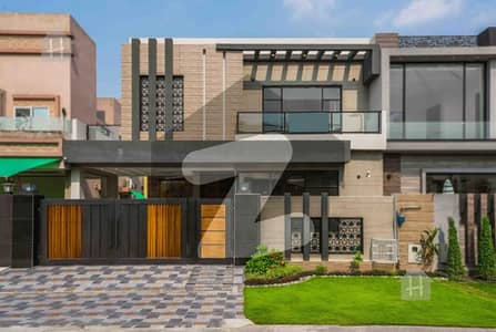 ڈی ایچ اے فیز 4 - بلاک ڈبل ای فیز 4,ڈیفنس (ڈی ایچ اے),لاہور میں 5 کمروں کا 10 مرلہ مکان 5.35 کروڑ میں برائے فروخت۔