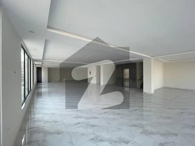 ڈی ایچ اے فیز 8 ۔ سی سی اے 1 ڈی ایچ اے فیز 8,ڈیفنس (ڈی ایچ اے),لاہور میں 4 مرلہ دفتر 53.0 ہزار میں کرایہ پر دستیاب ہے۔