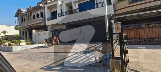 جی ۔ 13/2 جی ۔ 13,اسلام آباد میں 8 کمروں کا 14 مرلہ مکان 11.65 کروڑ میں برائے فروخت۔