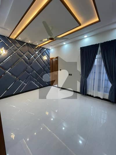 بحریہ ٹاؤن ۔ بلاک بی بی بحریہ ٹاؤن سیکٹرڈی,بحریہ ٹاؤن,لاہور میں 3 کمروں کا 5 مرلہ مکان 65.0 ہزار میں کرایہ پر دستیاب ہے۔