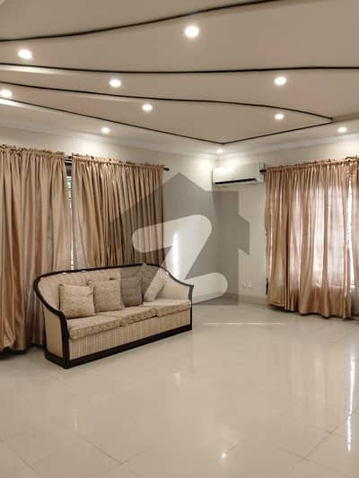 ڈی ایچ اے ڈیفینس فیز 1 ڈی ایچ اے ڈیفینس,اسلام آباد میں 5 کمروں کا 1 کنال مکان 7.5 کروڑ میں برائے فروخت۔