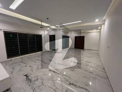 عسکری 10 عسکری,لاہور میں 4 کمروں کا 12 مرلہ فلیٹ 4.3 کروڑ میں برائے فروخت۔