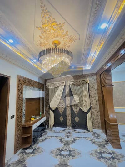 بحریہ ٹاؤن سیکٹر سی بحریہ ٹاؤن,لاہور میں 3 کمروں کا 6 مرلہ مکان 1.05 لاکھ میں کرایہ پر دستیاب ہے۔