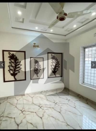 ڈی ایچ اے 11 رہبر فیز 2 ڈی ایچ اے 11 رہبر,لاہور میں 3 کمروں کا 5 مرلہ مکان 2.1 کروڑ میں برائے فروخت۔