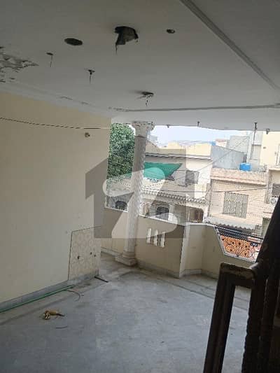 10 Marla upper portion Available for rant  Marghzar colony N Balok Near Awan Town Lahore