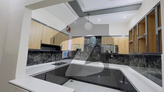 اسلام آباد ہائی وے اسلام آباد میں 5 کمروں کا 7 مرلہ مکان 3.4 کروڑ میں برائے فروخت۔