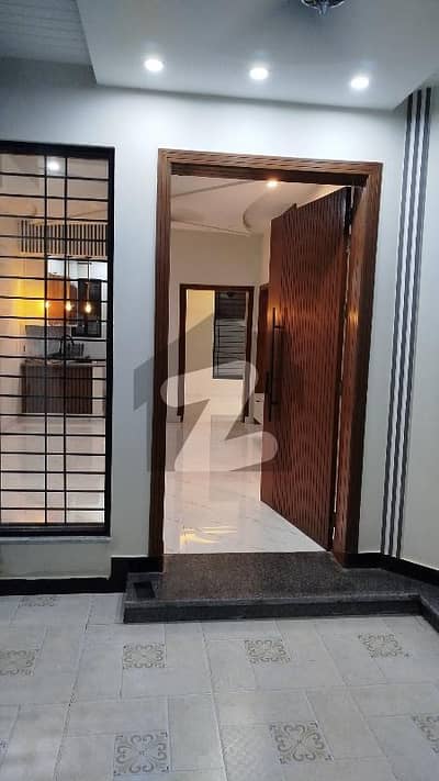 فیصل ٹاؤن - ایف ۔ 18 اسلام آباد میں 5 کمروں کا 5 مرلہ مکان 2.65 کروڑ میں برائے فروخت۔