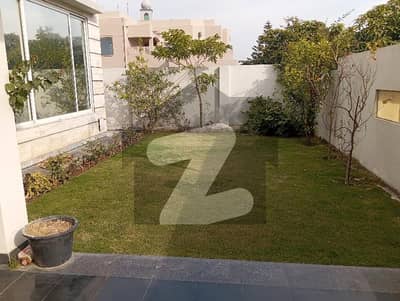 ڈی ایچ اے فیز 2 - سیکٹر اے ڈی ایچ اے ڈیفینس فیز 2,ڈی ایچ اے ڈیفینس,اسلام آباد میں 5 کمروں کا 1 کنال مکان 9.25 کروڑ میں برائے فروخت۔