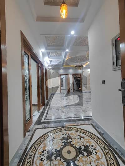 میڈیا ٹاؤن راولپنڈی میں 6 کمروں کا 1 کنال مکان 10.5 کروڑ میں برائے فروخت۔