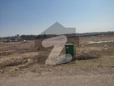 30x60 7 Marla Street 70 plot for Sale G-14/2