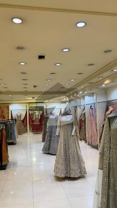 گلبرگ لاہور میں 6 مرلہ دکان 9.0 کروڑ میں برائے فروخت۔