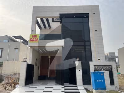 بحریہ آرچرڈ لاہور میں 3 کمروں کا 5 مرلہ مکان 2.15 کروڑ میں برائے فروخت۔