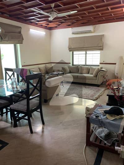 1 kanal 5 Bedroom House for sale in FF sector Phase 4