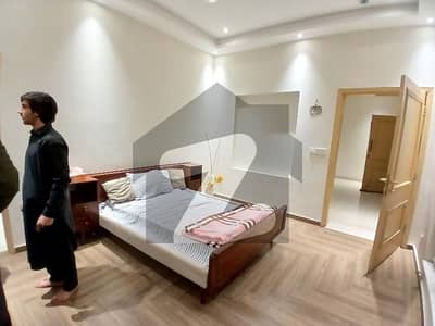 ڈی ایچ اے فیز 6 ڈیفنس (ڈی ایچ اے),لاہور میں 1 کمرے کا 8 مرلہ زیریں پورشن 50.0 ہزار میں کرایہ پر دستیاب ہے۔